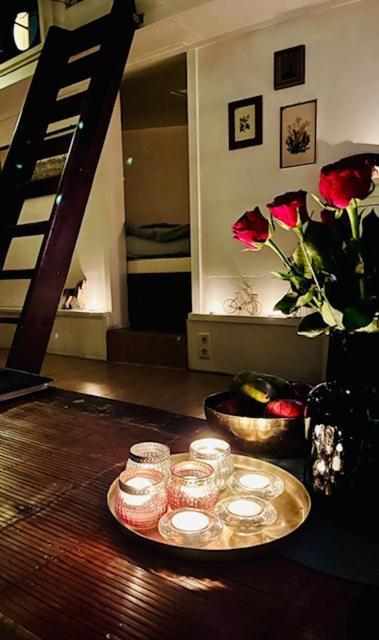 Romantic Houseboat Ámsterdam Exterior foto